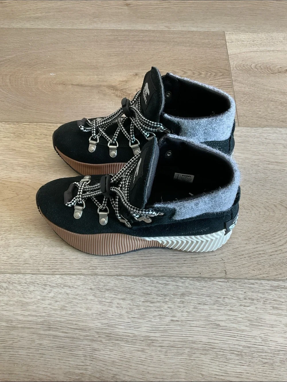 Sorel Black and White Youth Out ‘N About Conquest Waterproof Boots